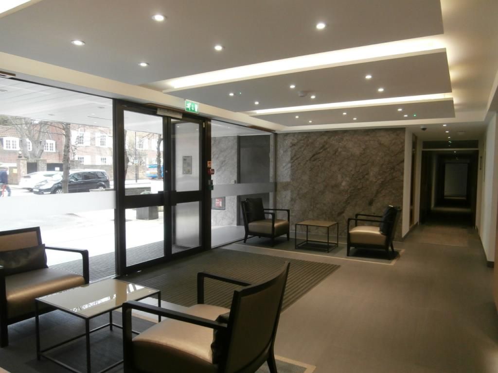 Property photo 2 of 12 Entrance Hall