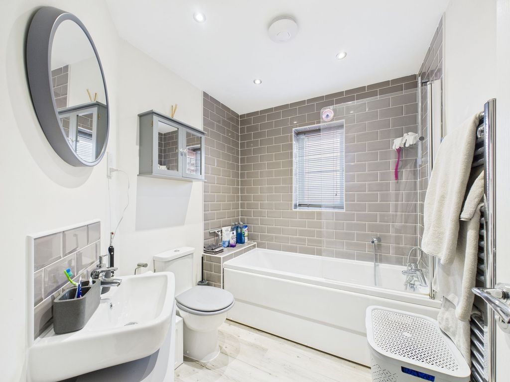 Property photo 3 of 20