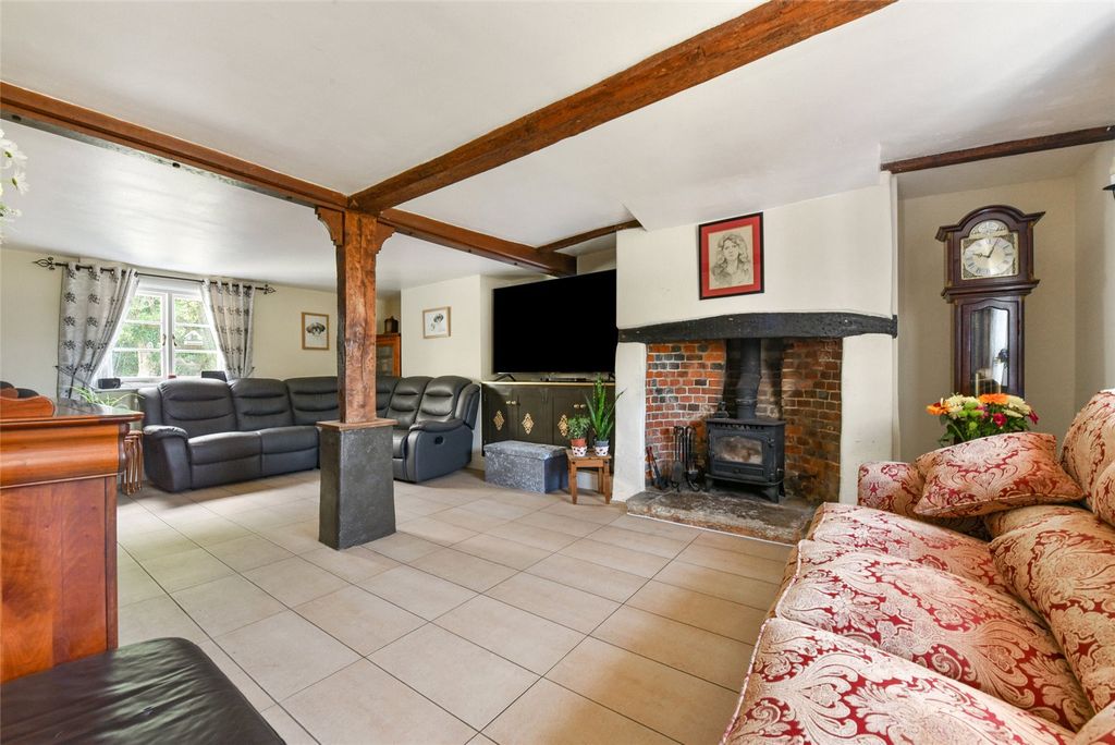 Property photo 2 of 19 Sitting Room