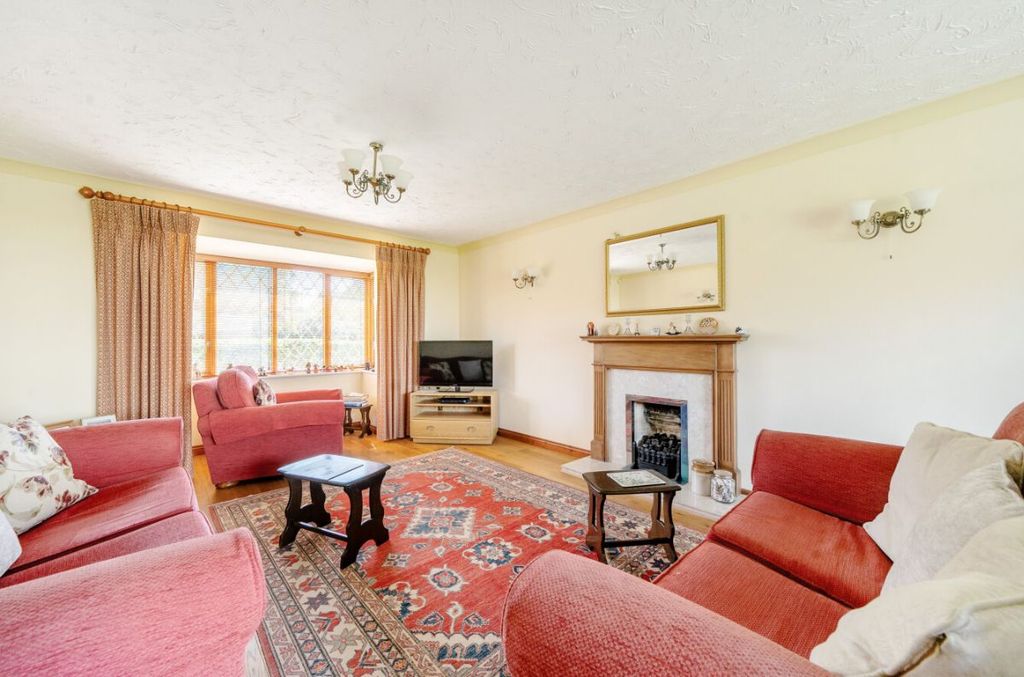 Property photo 2 of 20
