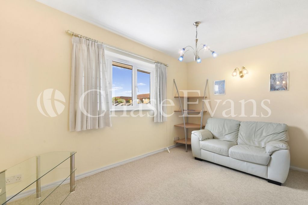Property photo 1 of 10 Ambassador Square, I