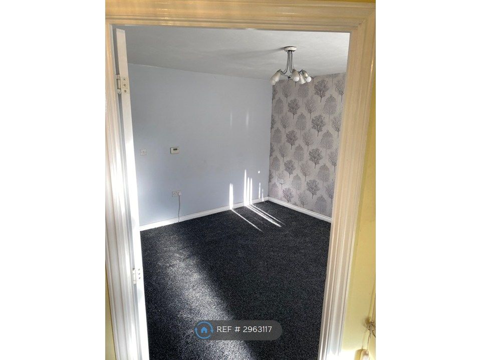 Property photo 2 of 31