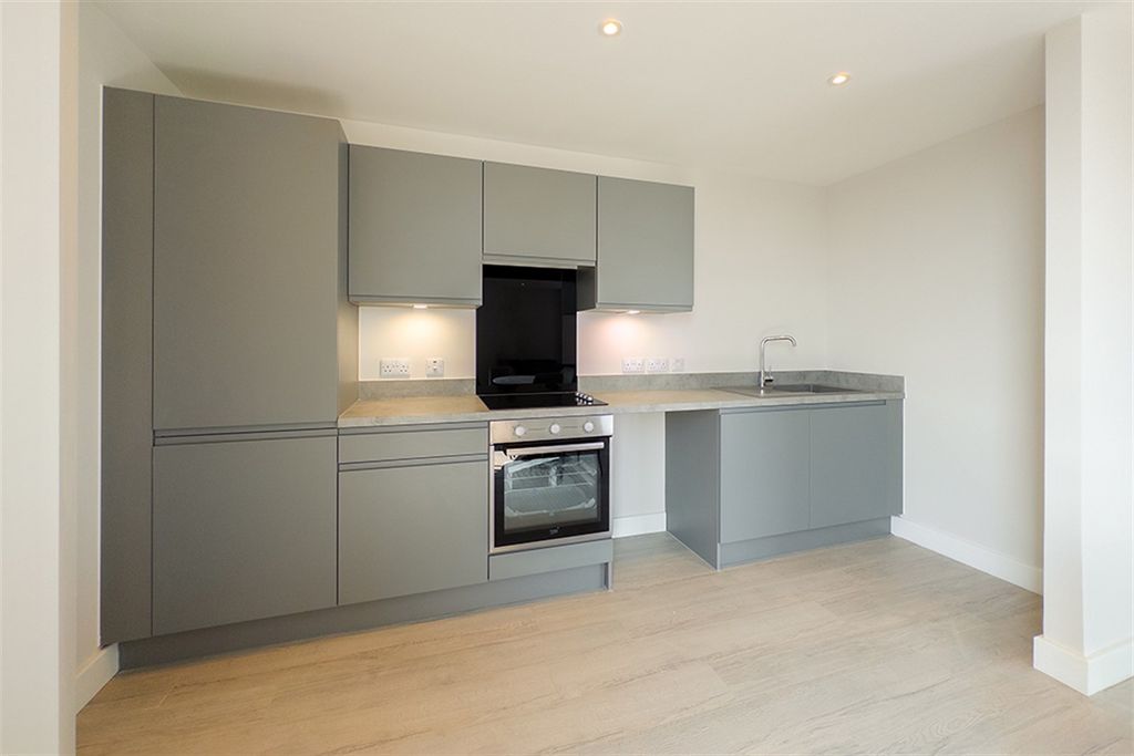 Property photo 3 of 14 (Main)