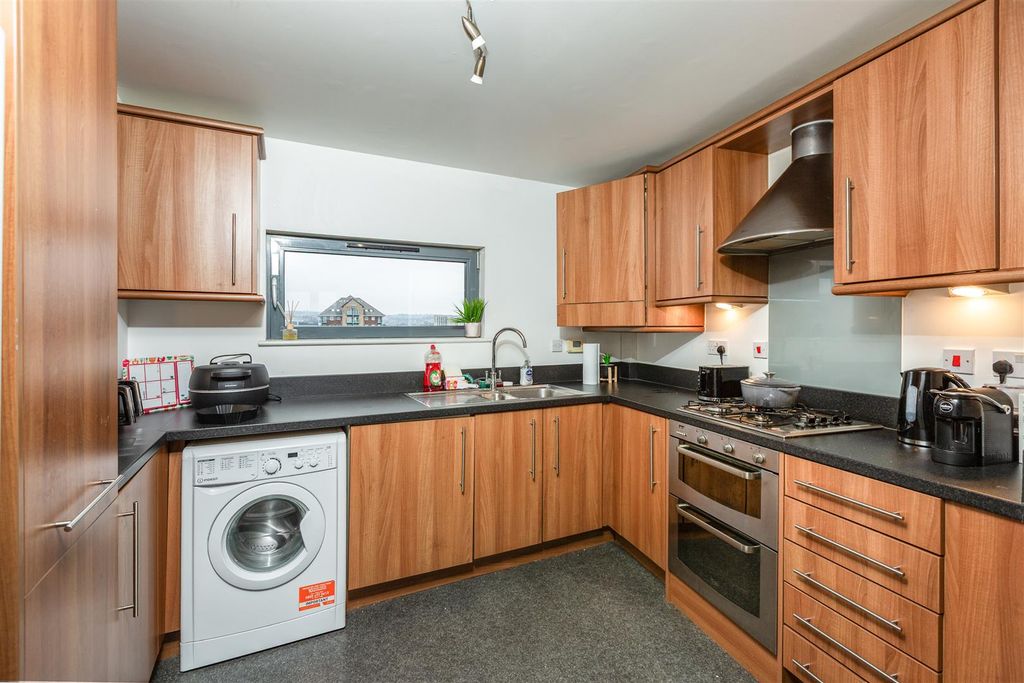 Property photo 3 of 19