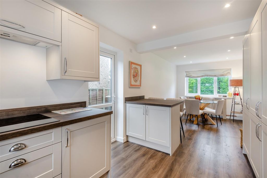 Property photo 2 of 23 Kitchen/Dining Room
