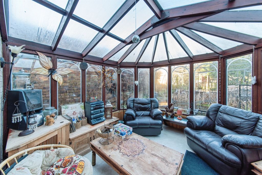 Property photo 3 of 27