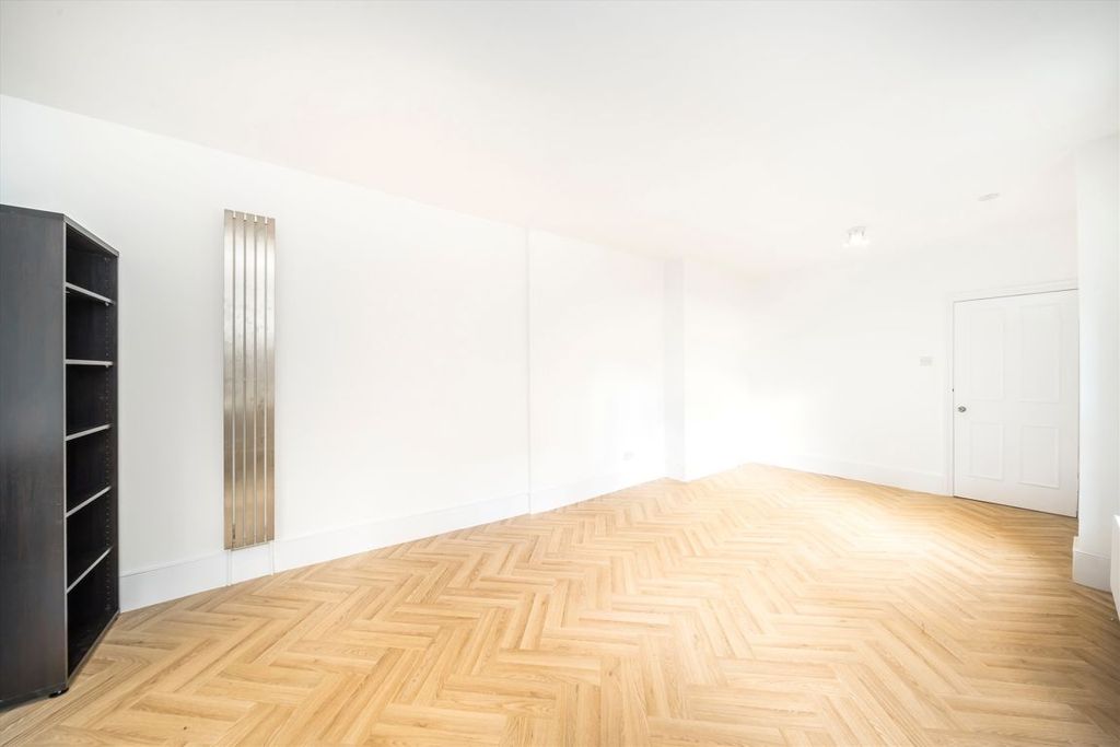 Property photo 3 of 5