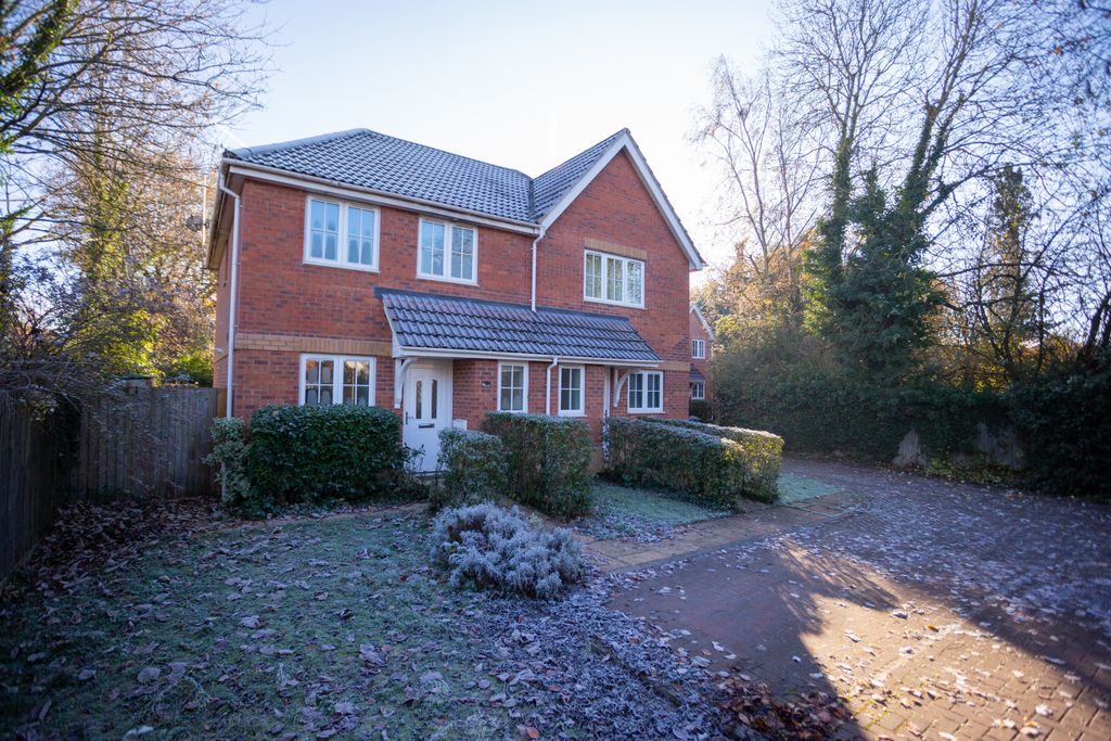 Property photo 1 of 12 Picture No. 24