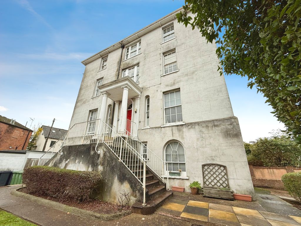 Property photo 1 of 10 Entrance