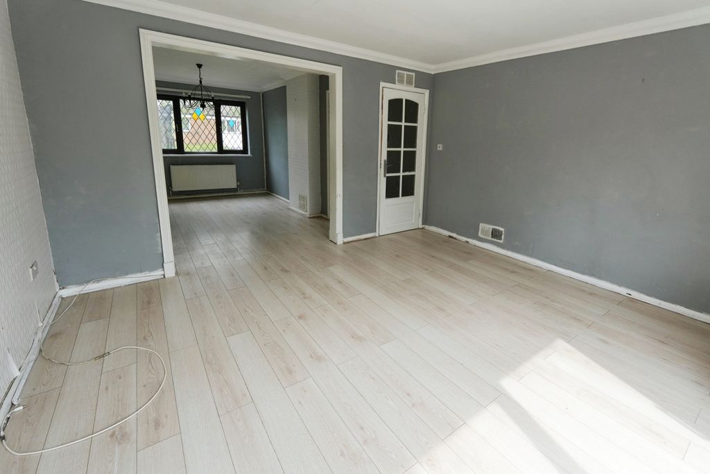 Property photo 3 of 12 Open Plan Accommodation