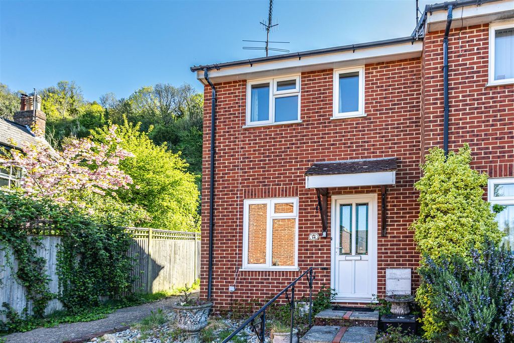 Property photo 1 of 20 14 The Spinneys-2.Jpg