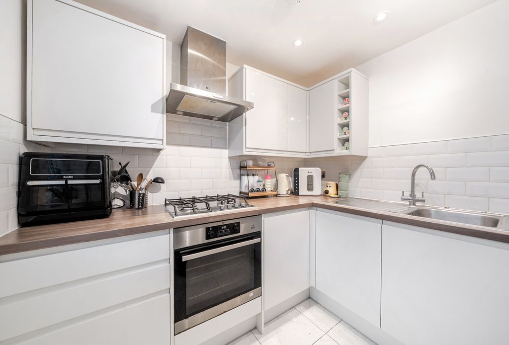 Property photo 2 of 10 1394153-2-694A7Da...