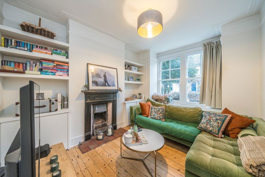 Property photo 3 of 6