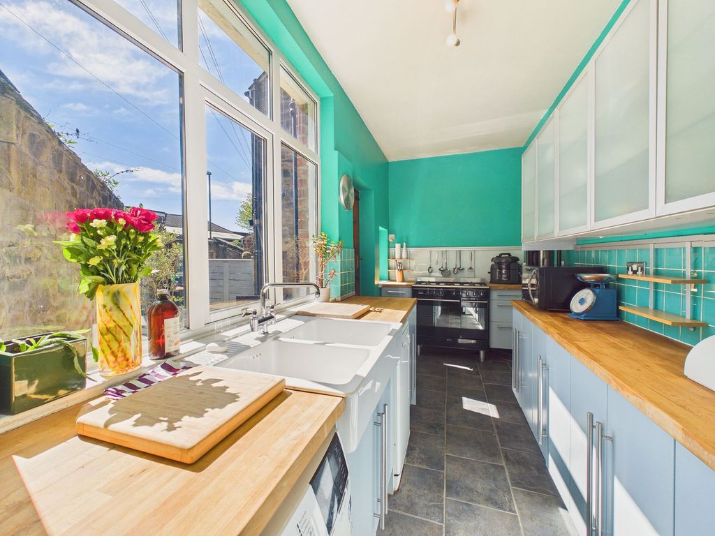 Property photo 3 of 23 Kitchen