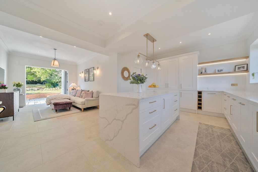 Property photo 2 of 30 Picture No. 39