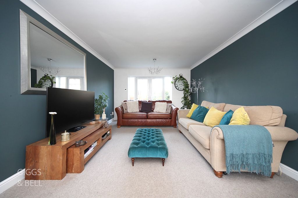 Property photo 3 of 24 4897433