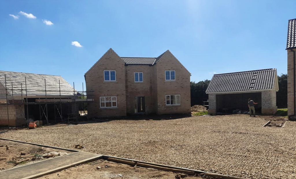 Property photo 1 of 9 New Build Whitt2