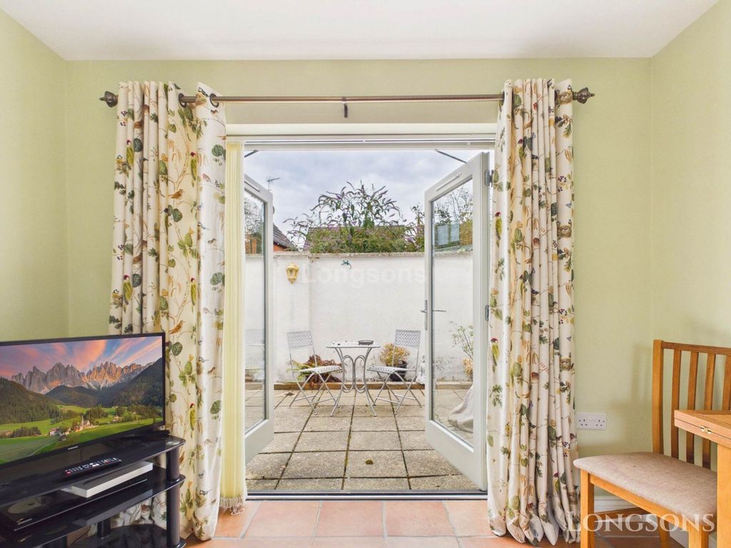 Property photo 3 of 12