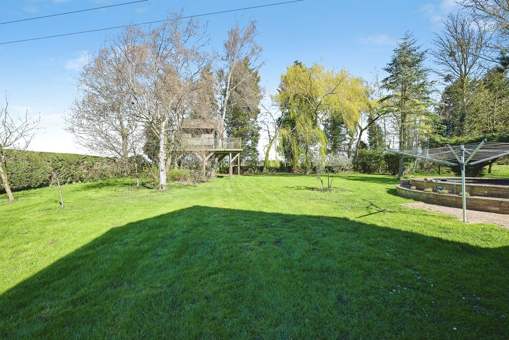 Property photo 3 of 21