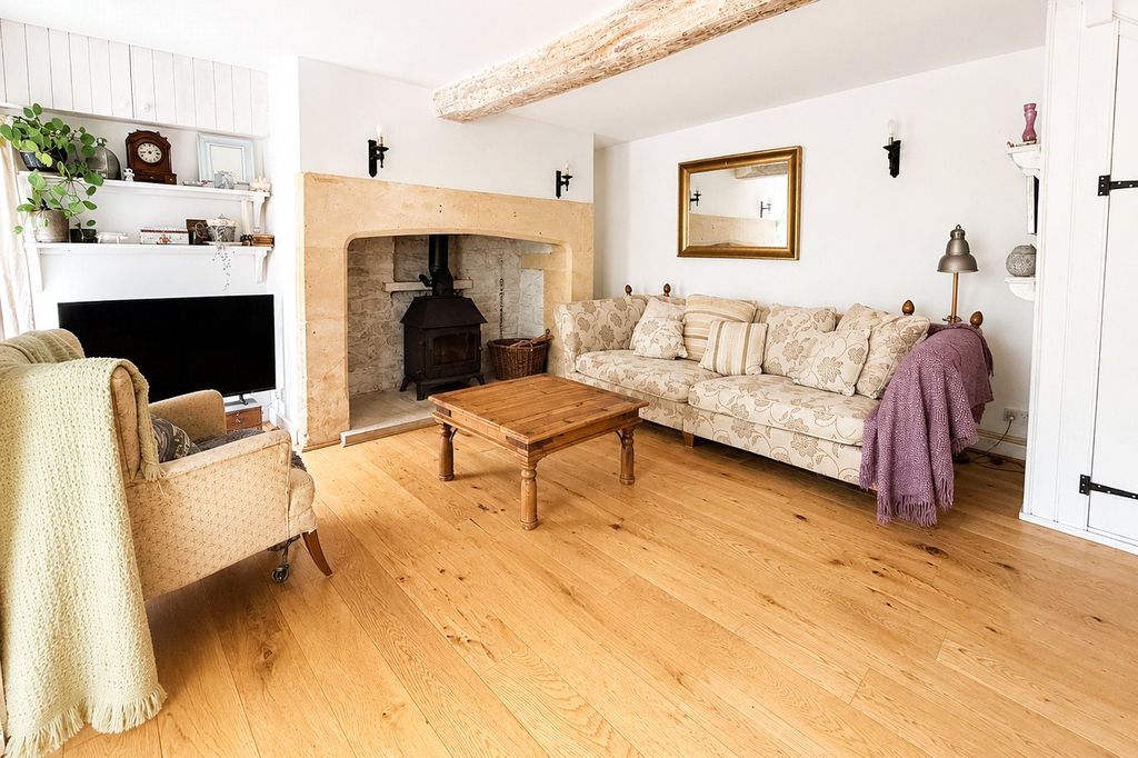 Property photo 3 of 16 Picture No. 11