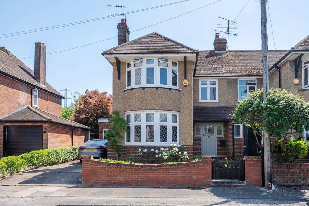 Additional image 22 of 3 bed semi-detached house for saleBarton Avenue, Dunstable, Bedfordshire LU5