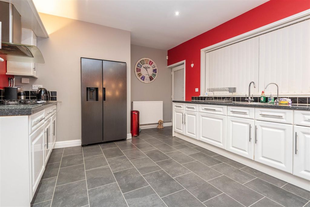 Additional image 10 of 5 bed detached house for saleRoyal Avenue, Leyland PR25