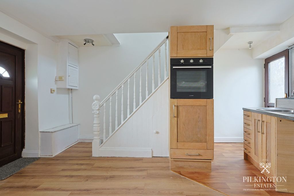 Property photo 2 of 12 5572802