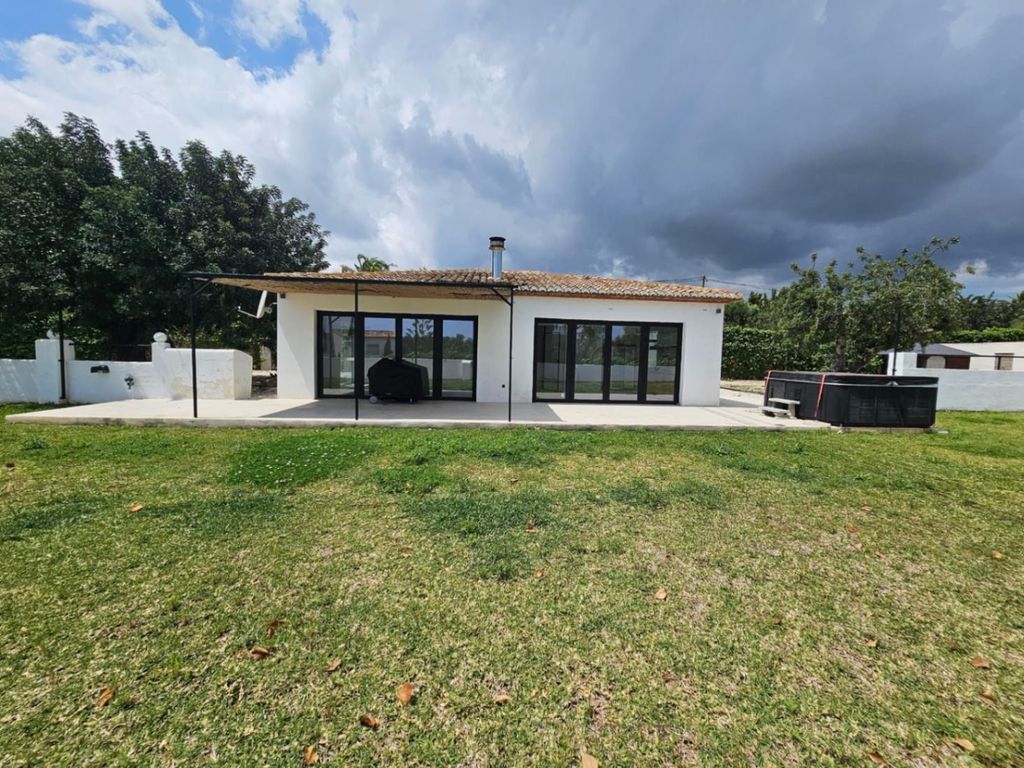 Property photo 3 of 37