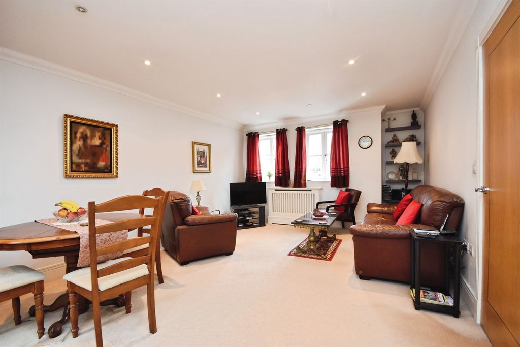 Property photo 3 of 17