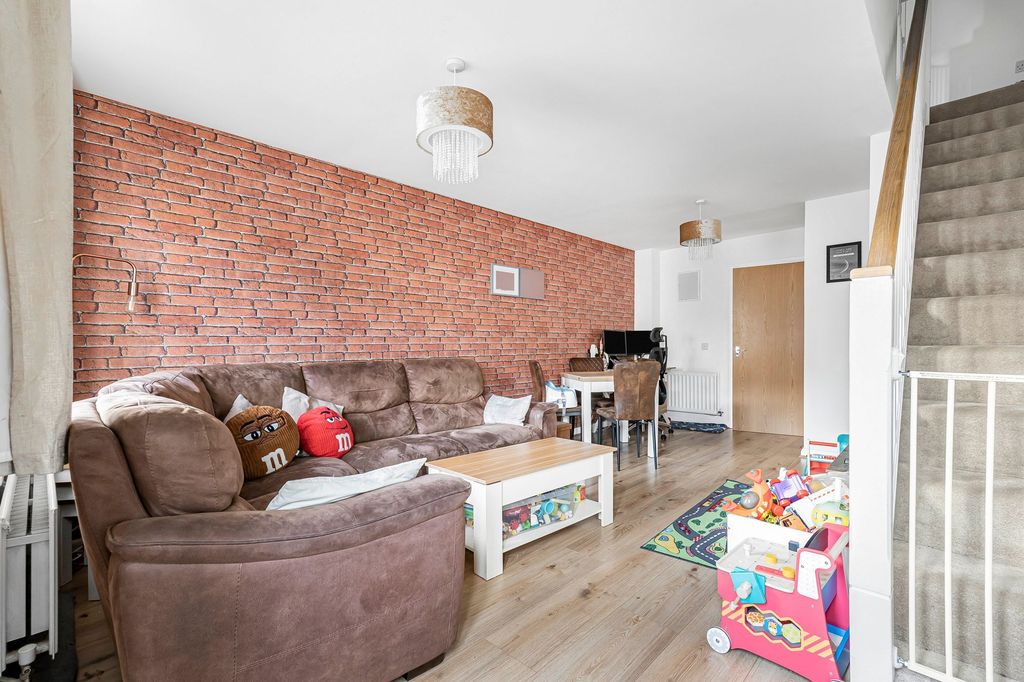 Property photo 3 of 14