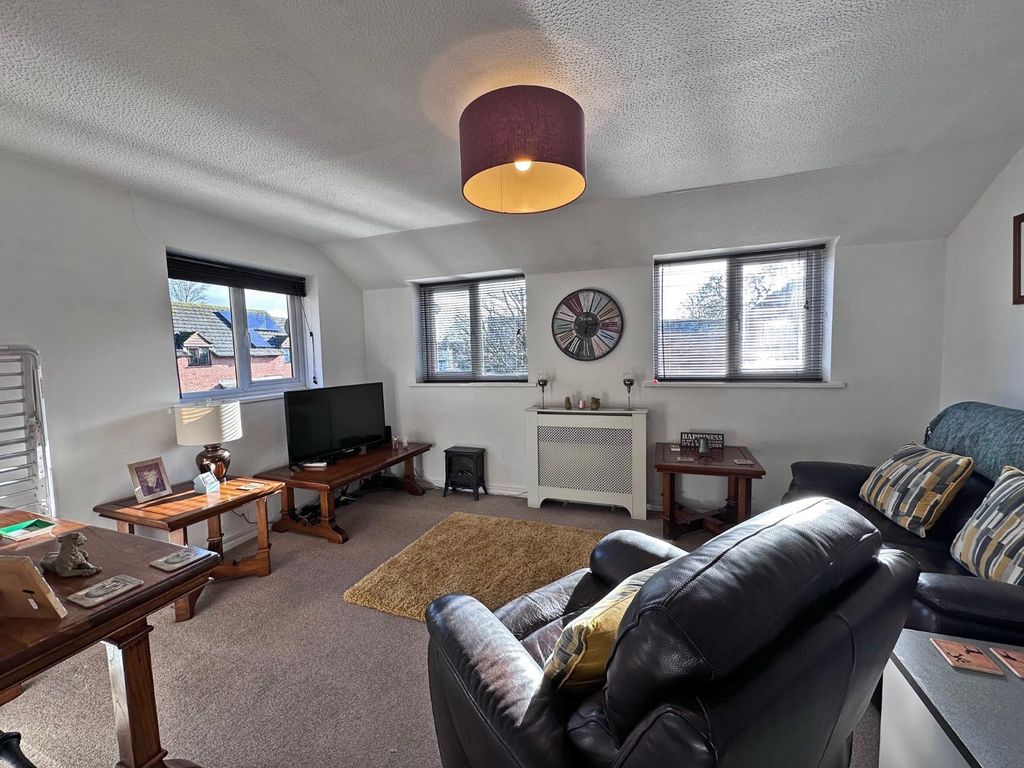 Property photo 2 of 10 Living Room