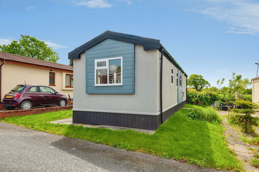 Property photo 2 of 18