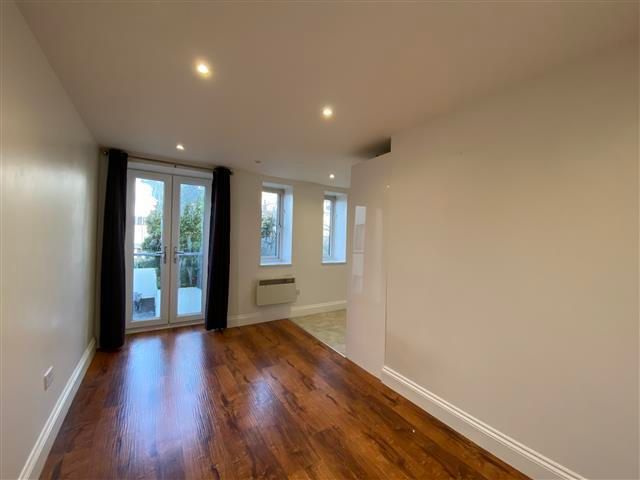 Property photo 3 of 7 Living Room