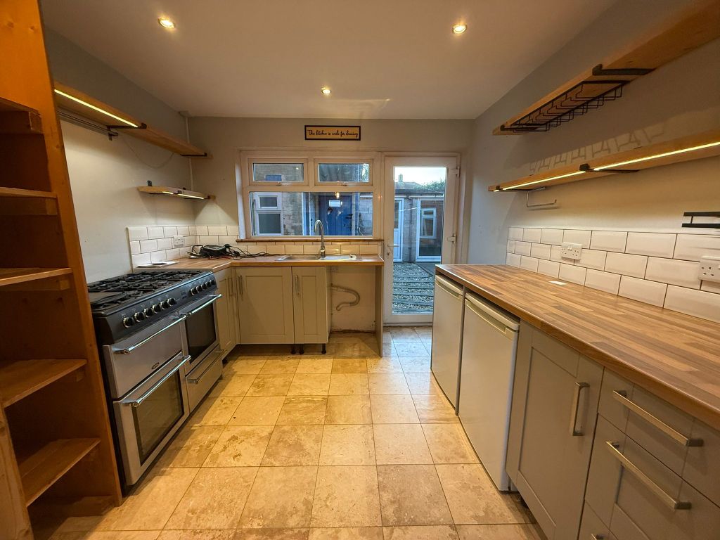 Property photo 3 of 18 Image