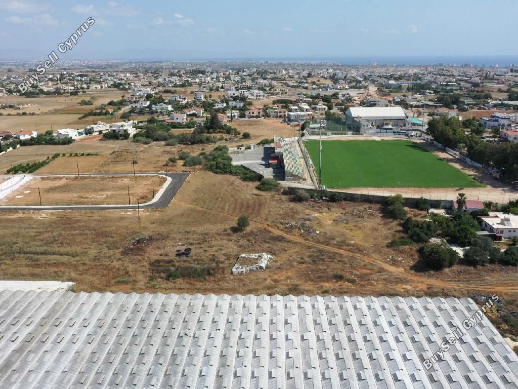 Property photo 2 of 8