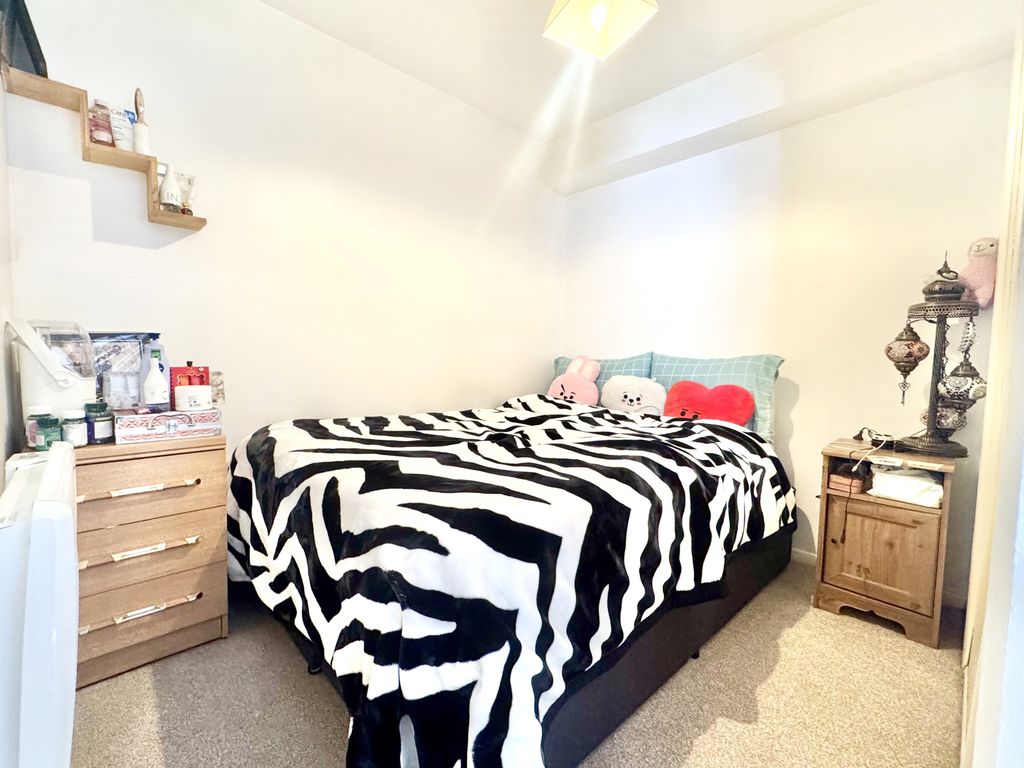 Property photo 3 of 5