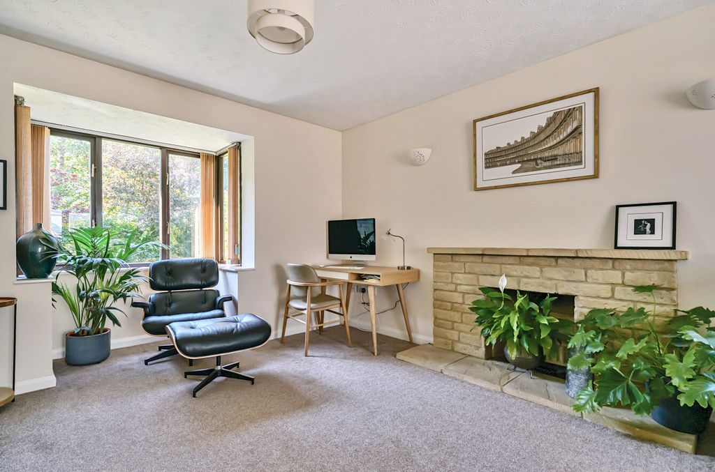 Property photo 3 of 19 Sitting Room