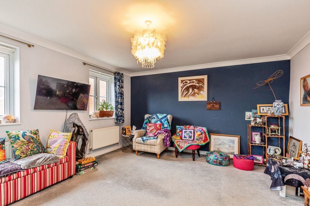 Property photo 3 of 14 Pbox-Img.Jpg