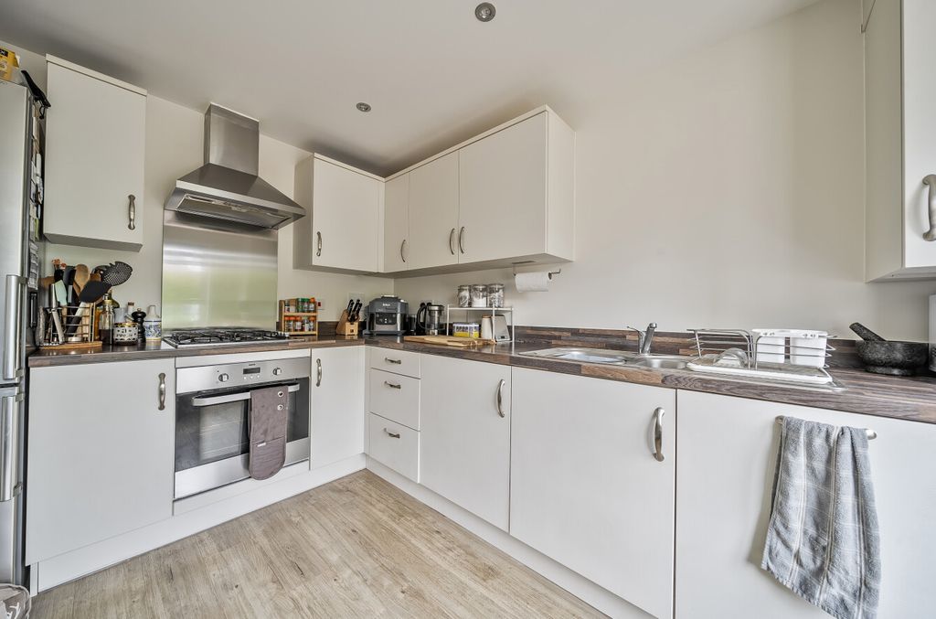 Property photo 2 of 14 1336073-35-68Aee3...