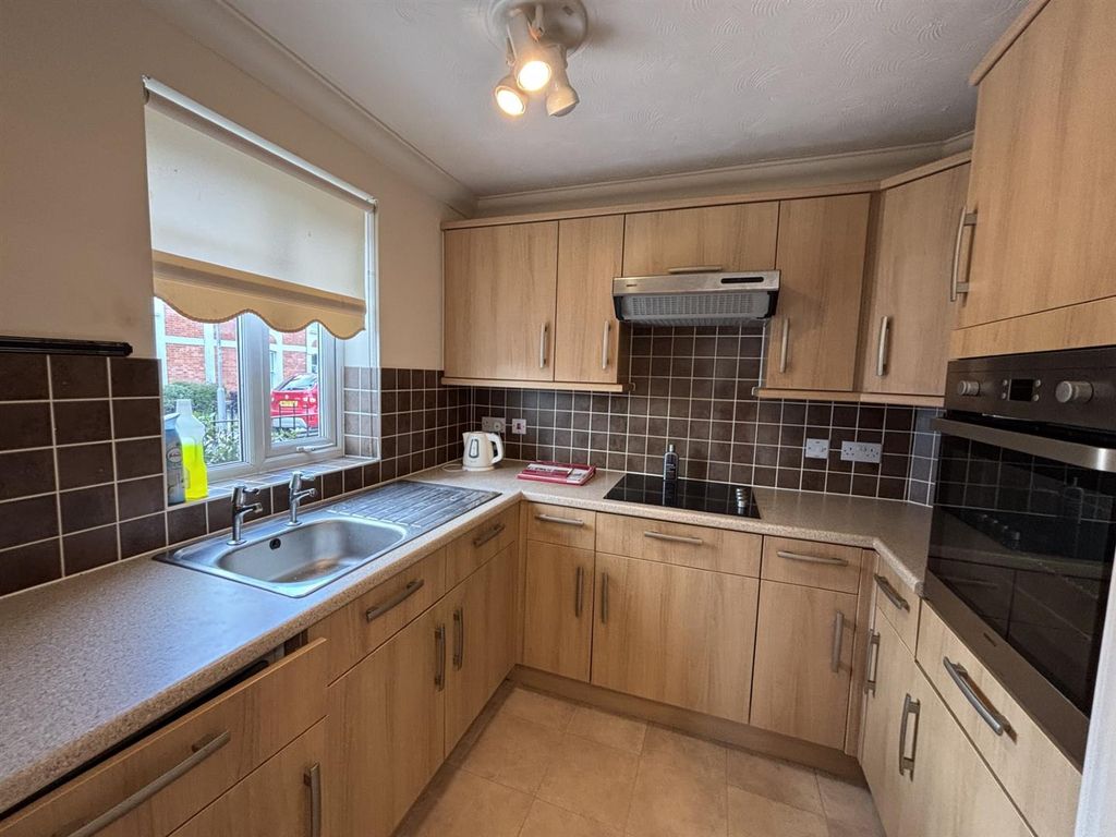 Property photo 3 of 6 Kitchen.Jpg