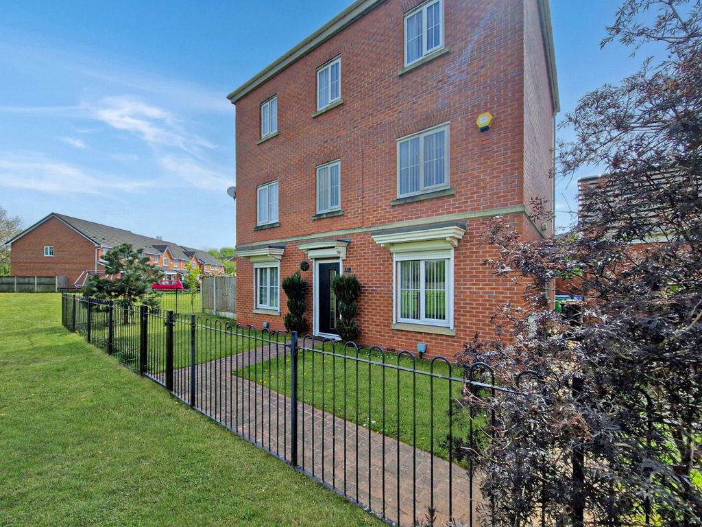 Property photo 2 of 42