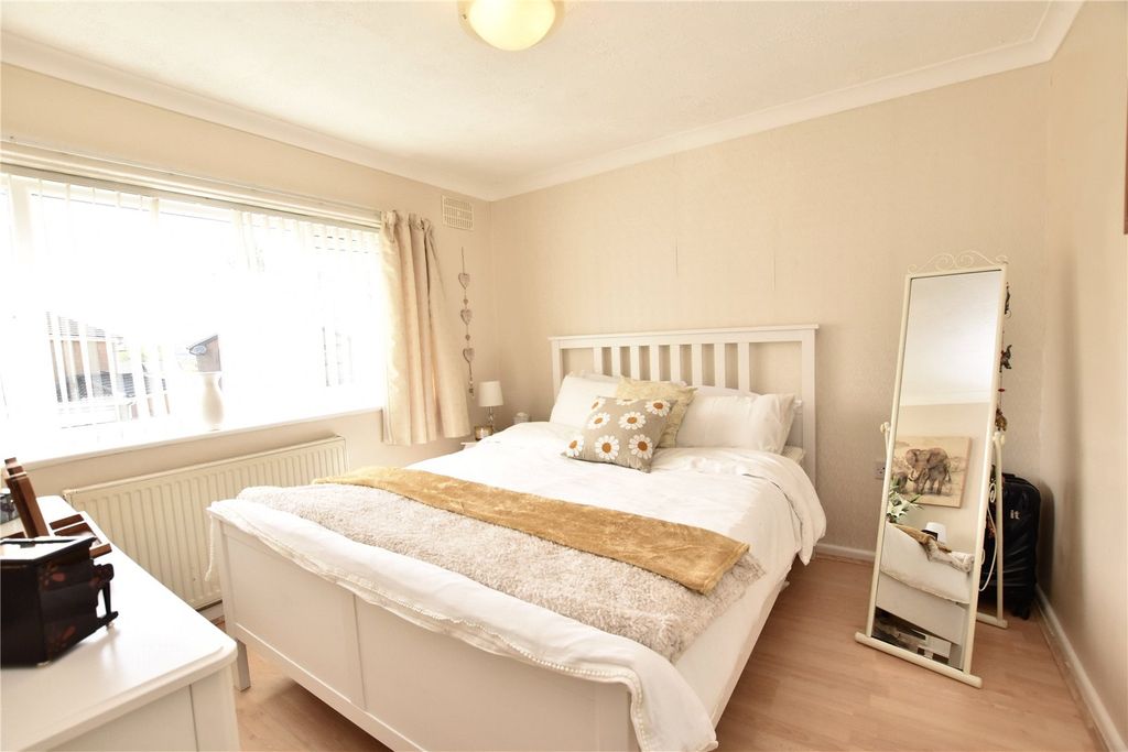 Property photo 3 of 24 Picture No. 37