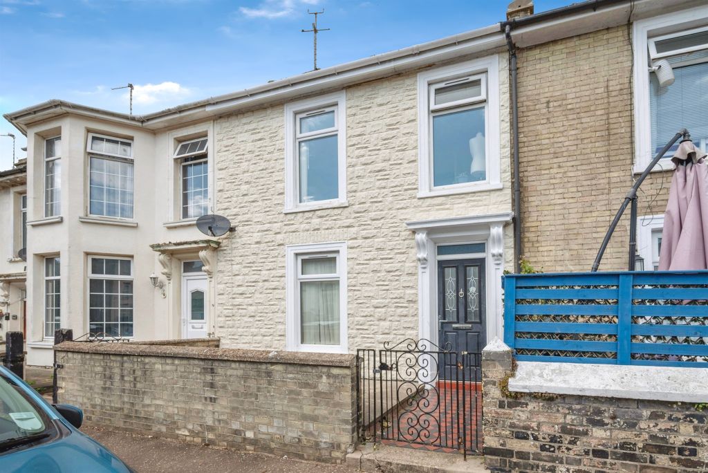 Property photo 1 of 17