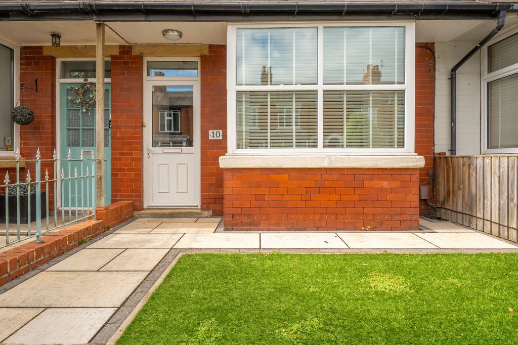 Property photo 3 of 13