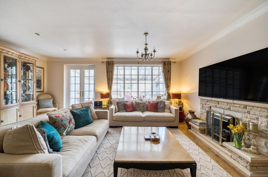 Property photo 2 of 15 Davidson Frost-Wellings, Dfw, Stanmore Hill, Stanm