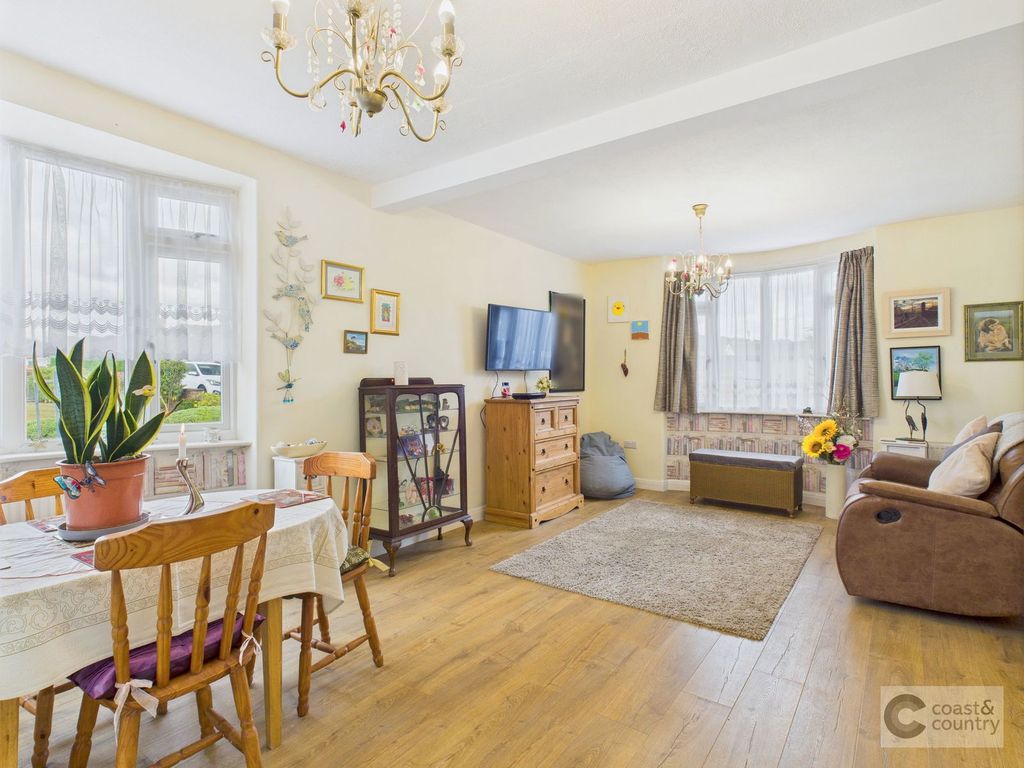 Property photo 3 of 23