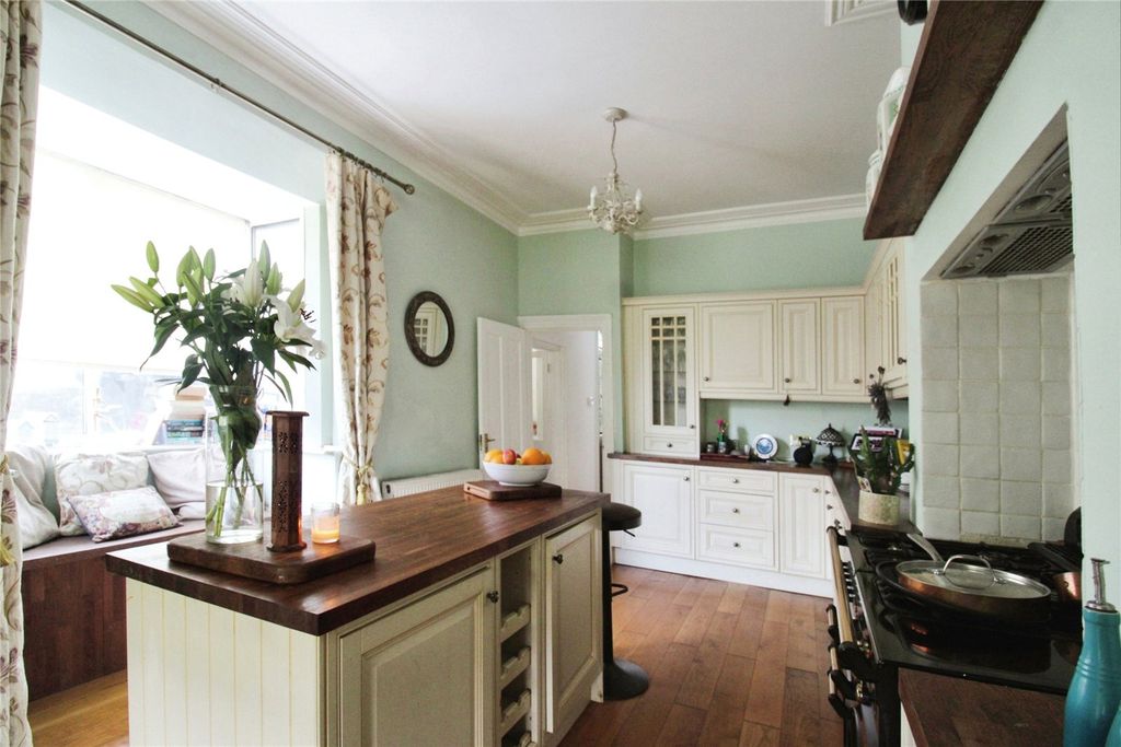 Property photo 2 of 30 Picture No. 14