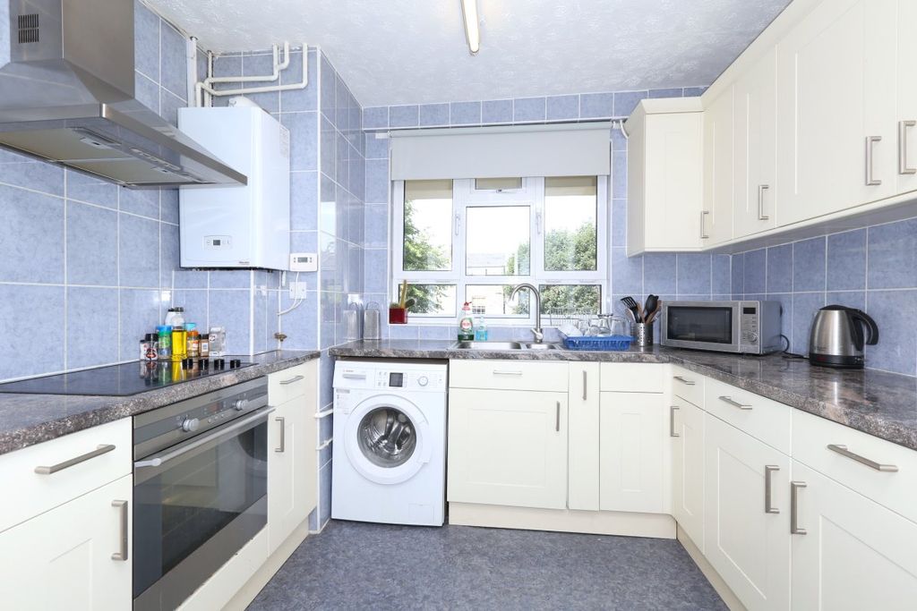 Property photo 2 of 7