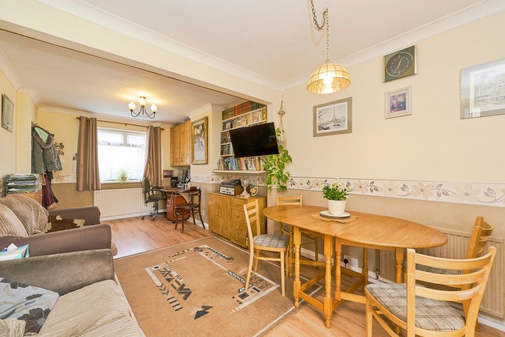 Property photo 3 of 17