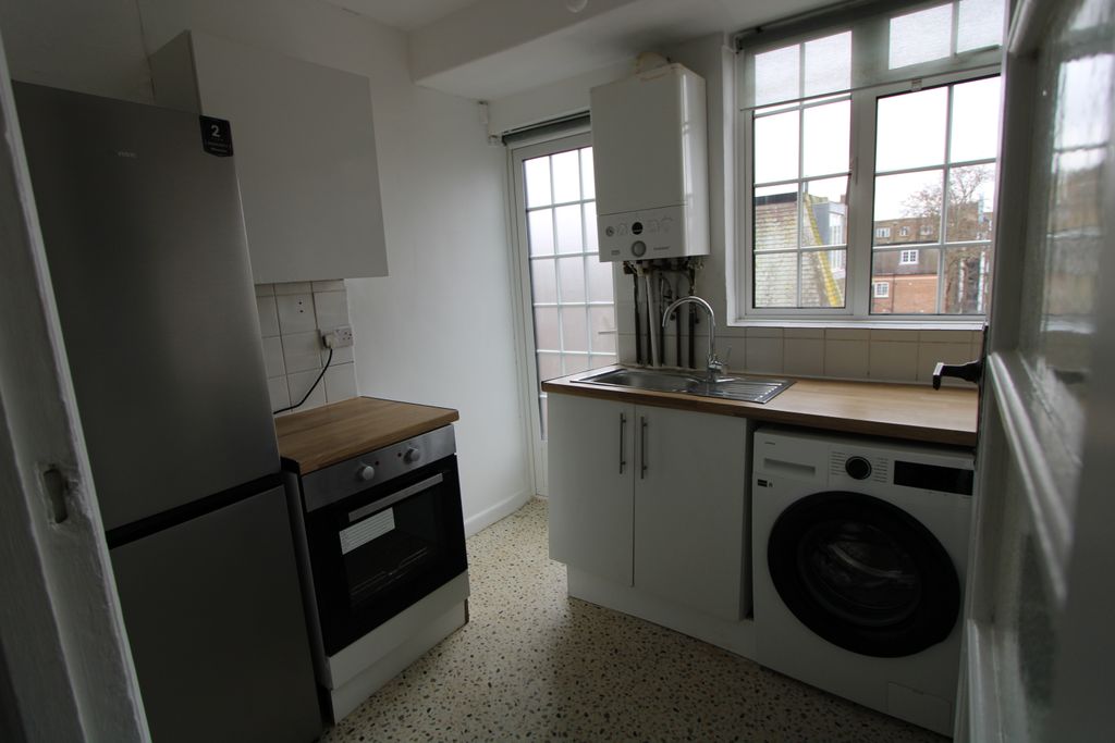 Property photo 3 of 24